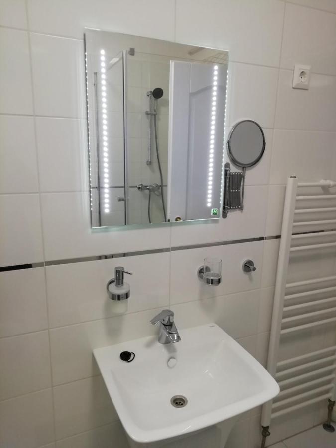 Salvus Apartman Apartment Eger Bagian luar foto